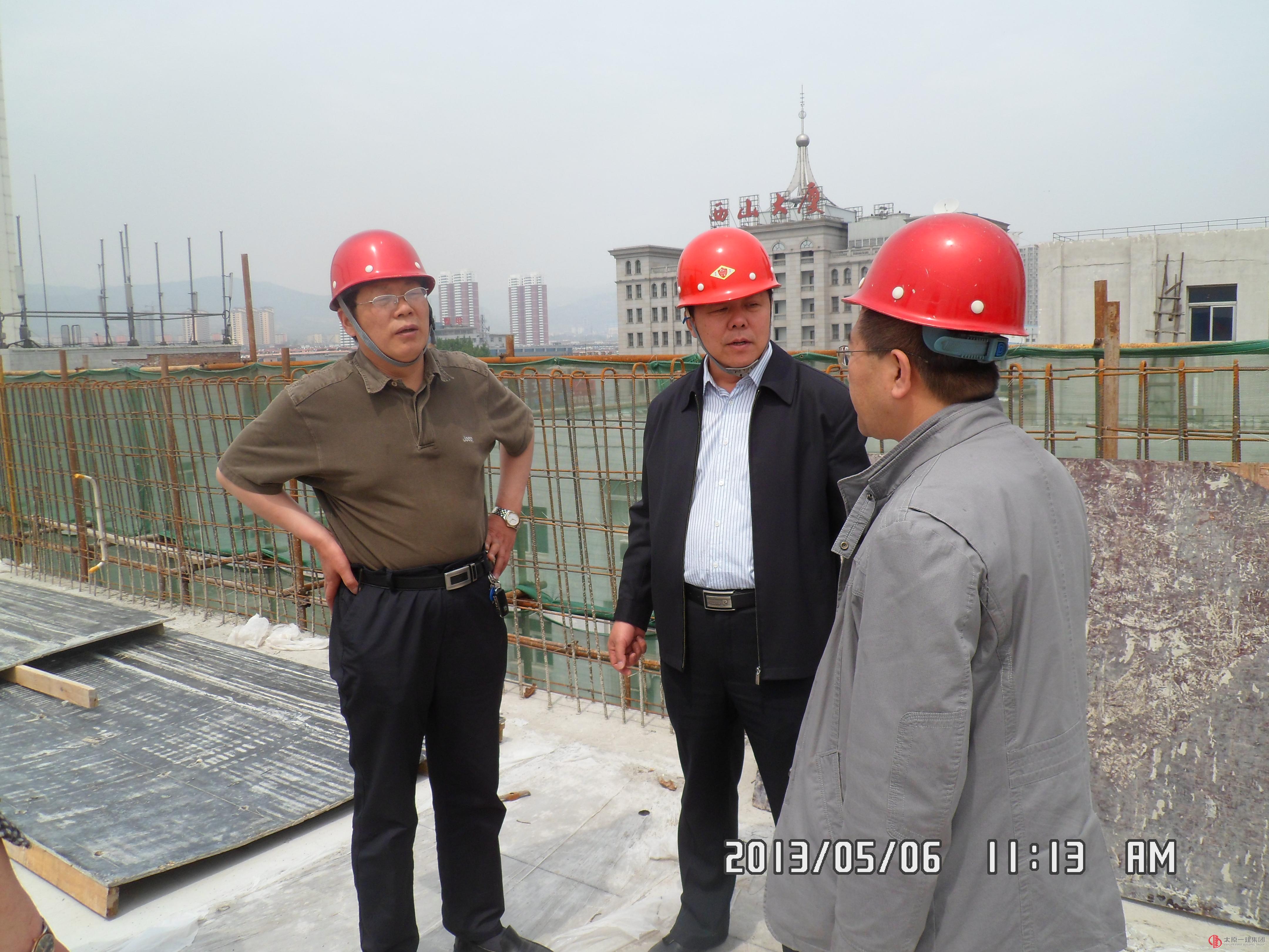 萬柏林區河北街小學新建教學樓工程舉行主體結構封頂儀式